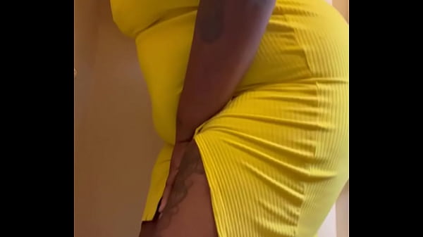 Ebony BBW Has Pissing Session