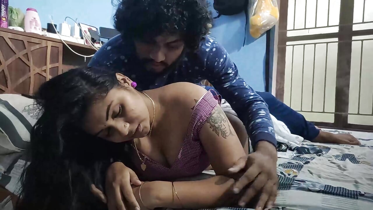 Vaishnavy and Sharun Raj saree pussy rubbing romance part 5, Mallu couple saree hot ass kiss, Mallu couple hot kiss