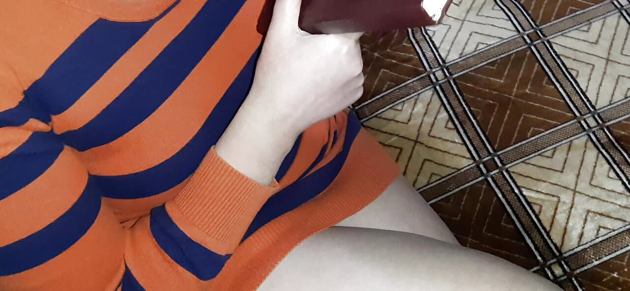 My friend let me fuck her plump pussy